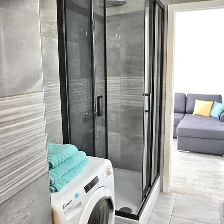 Nelly Apartment *