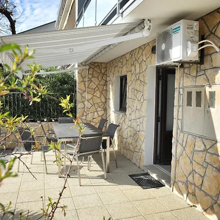 Nelly Apartment